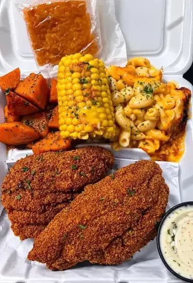 Soul food plate from Juicy Lucy's Kitchen